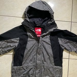 Supreme X The North Face Mountain Jacket HyVent Rain Wind Hike Travel Mens L